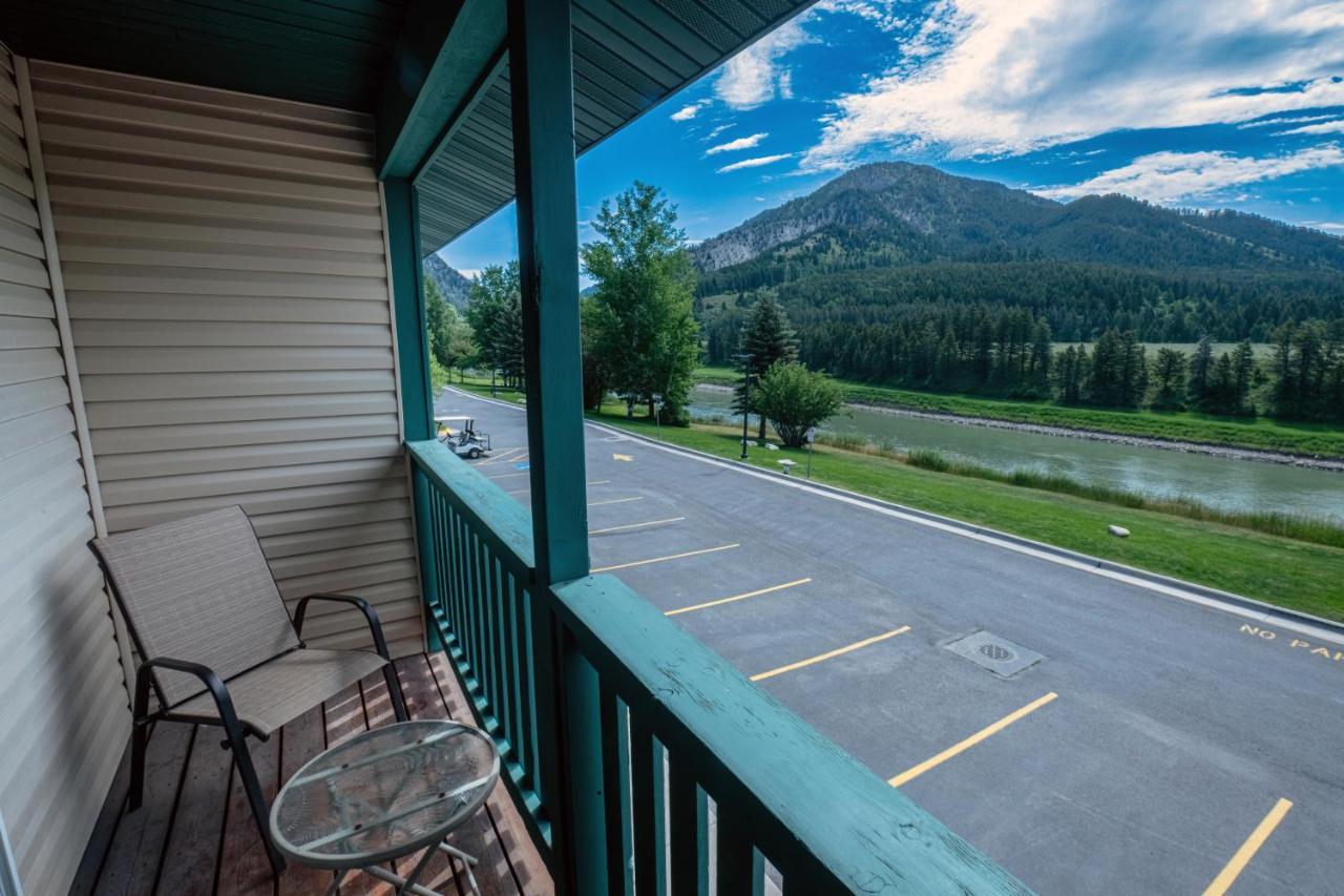Flying Saddle Resort And Steak House Alpine Exterior photo