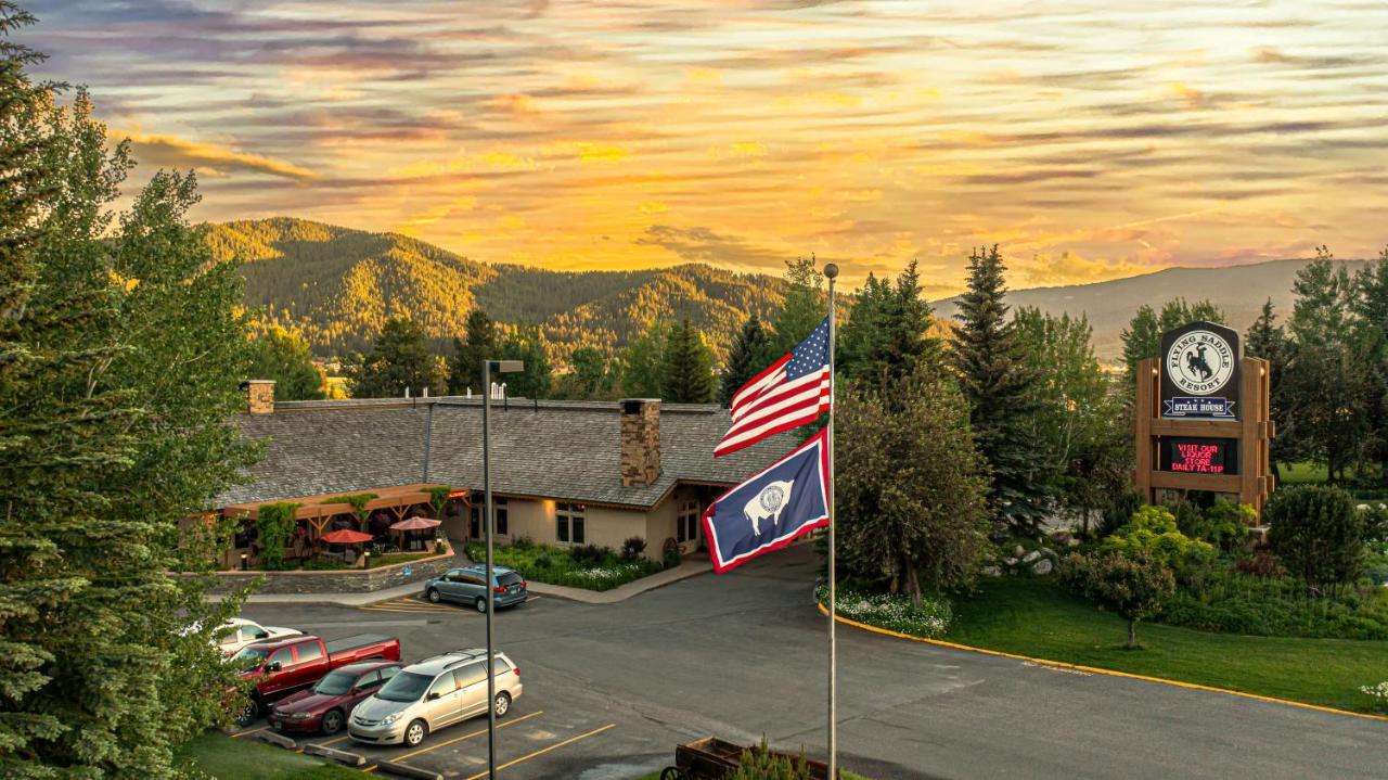 Flying Saddle Resort And Steak House Alpine Exterior photo